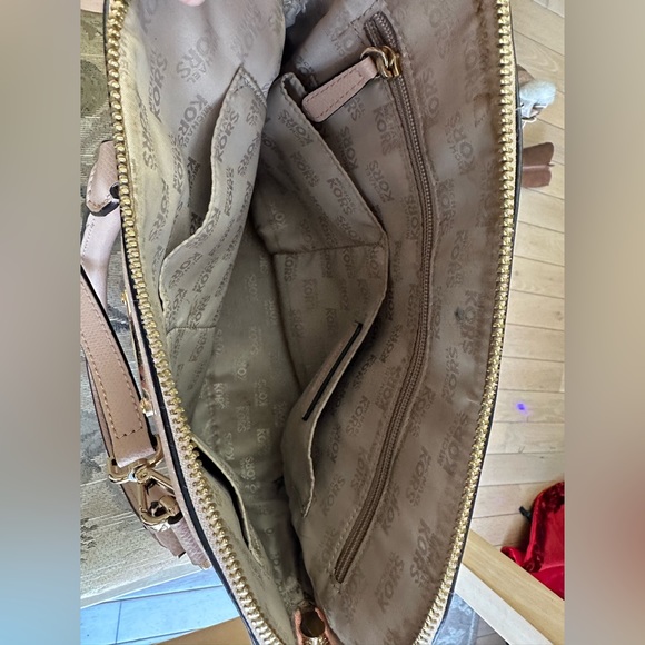 Michael Kors Handbag - Picture 6 of 6